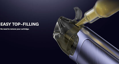 Detail doplňování e-liquidu přes horní plnicí otvor POD cartridge VOOPOO VMATE.